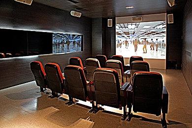 《黑帝斯2》Steam在线峰值超10万 几乎是初代3倍